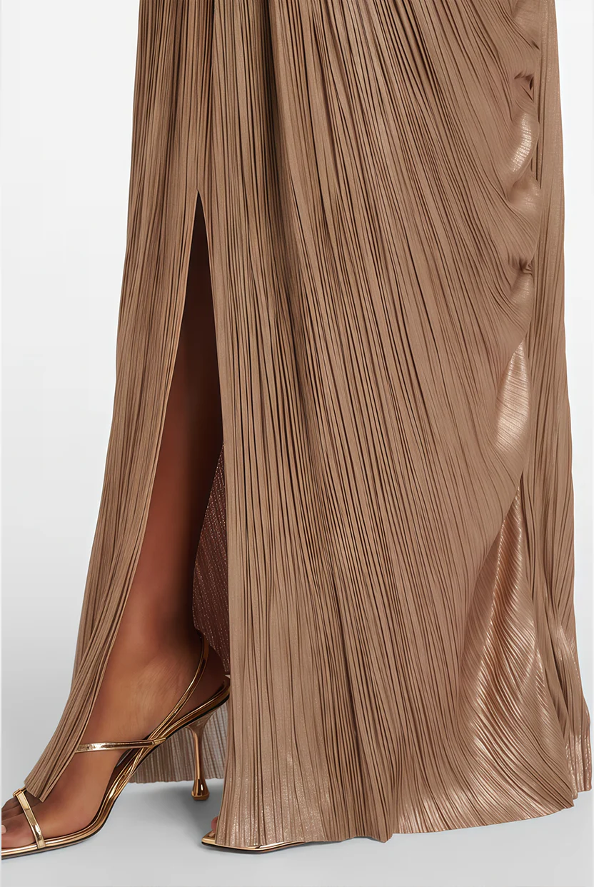 LUMIÈRE — Vestido largo efecto dorado estructurado